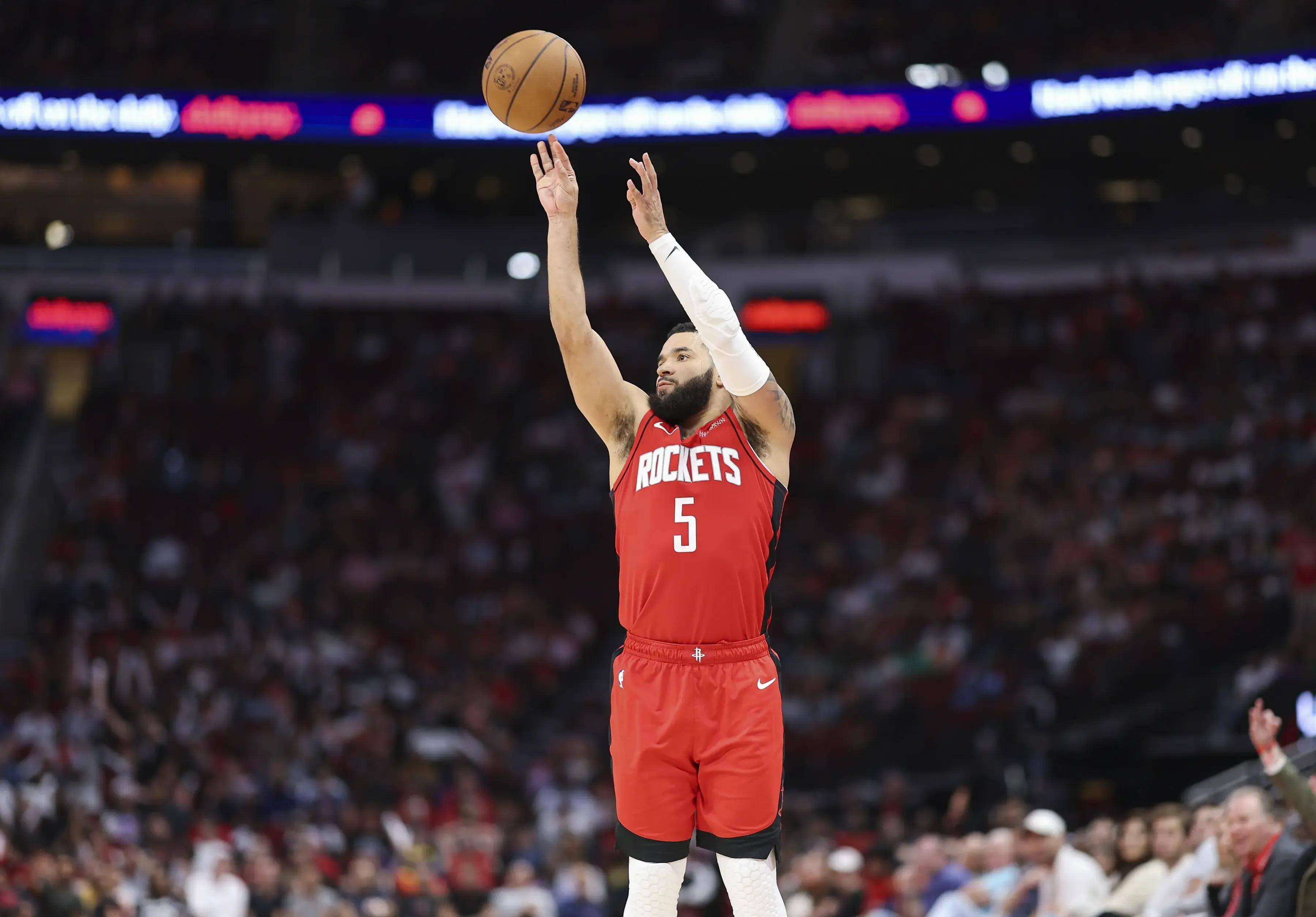 火箭客场惨败马刺，马刺主场取胜